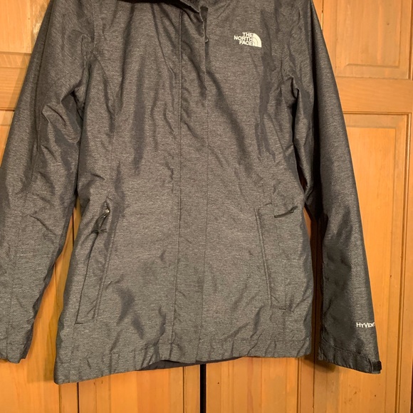 Used North-Face jacket black with grey undertones, size small, Retail $198.00 - Picture 4 of 6